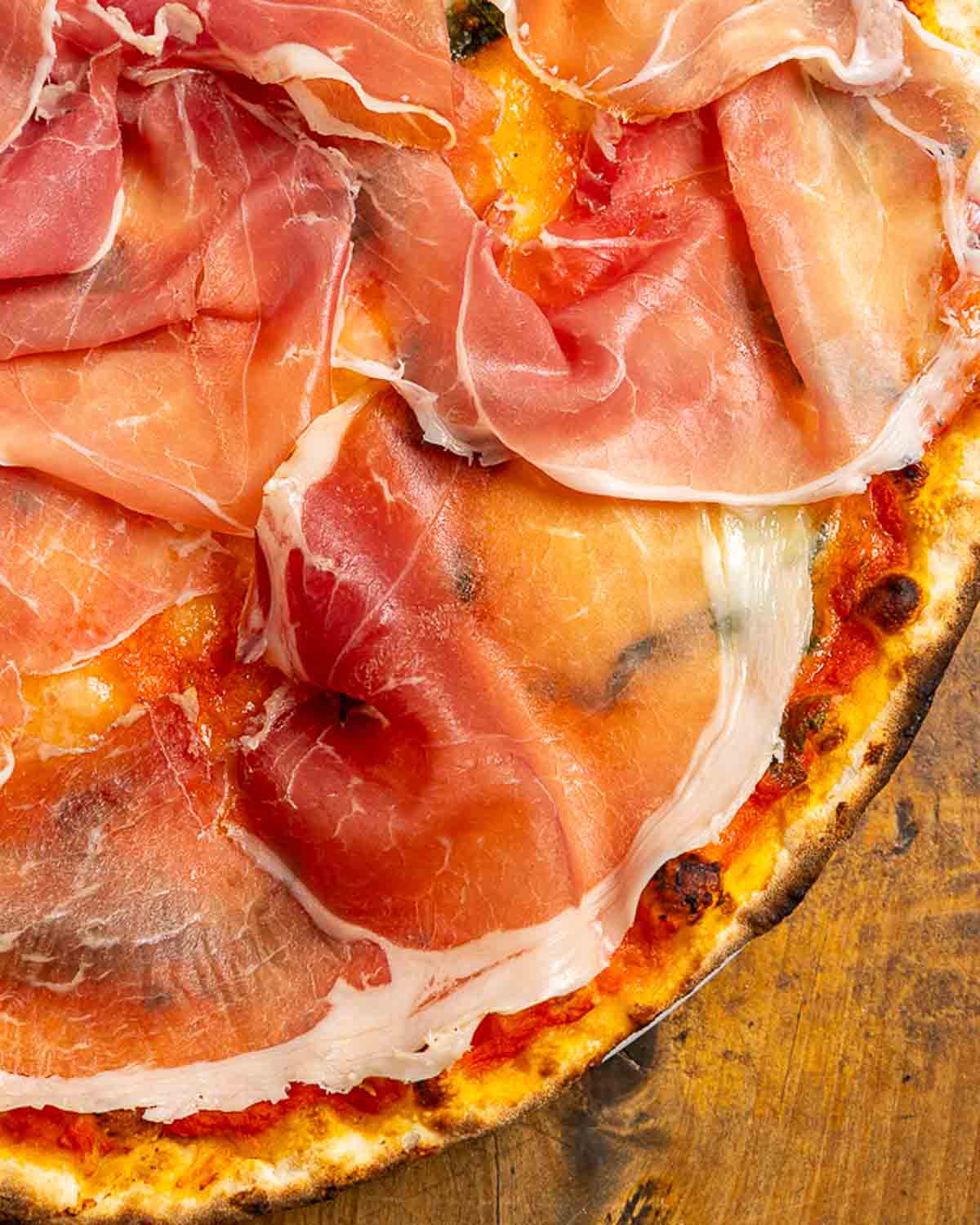 wood-fire pizza at piccolo sogno chicago